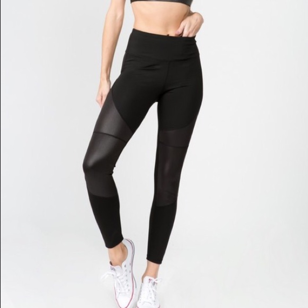 Black Legging Leather Detail